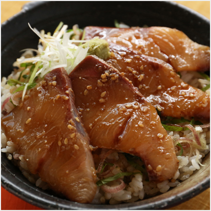 ブリの漬け丼