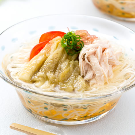 焼きナスとゆで鶏のそうめん