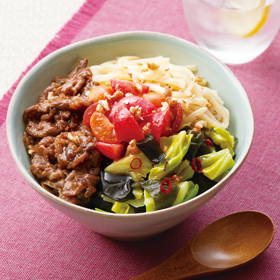 野菜の力でむくみ解消！ 彩りナムルのビビンバ丼