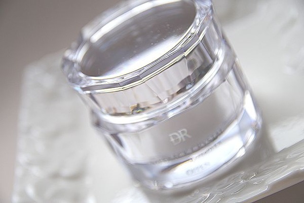 オッペン　ホワイトニングクリーム レポート詳細｜DRメディアッククリスタル｜シミ・ソバカス・美白化粧品